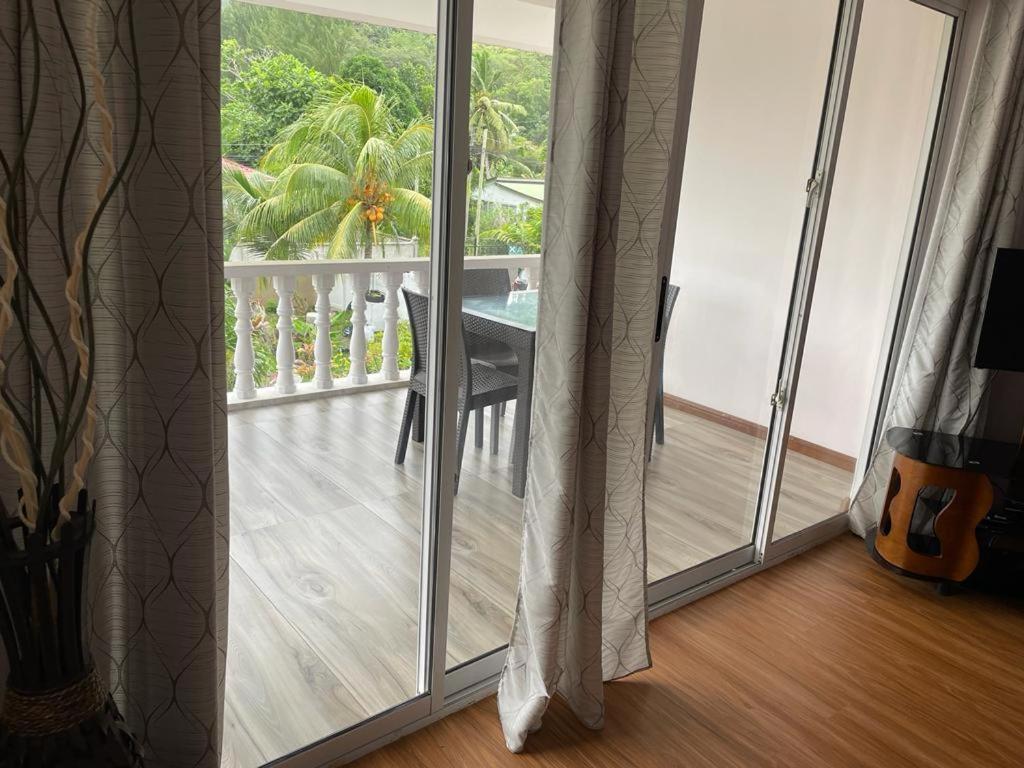 Mokara Holiday Apartment Anse Royale Buitenkant foto