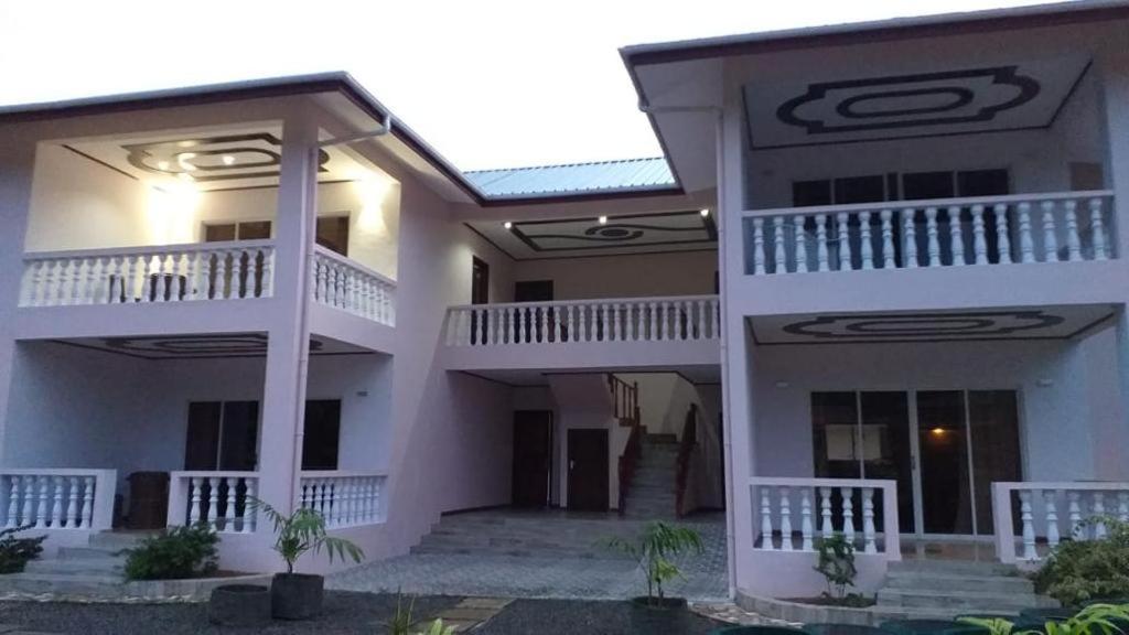 Mokara Holiday Apartment Anse Royale Buitenkant foto