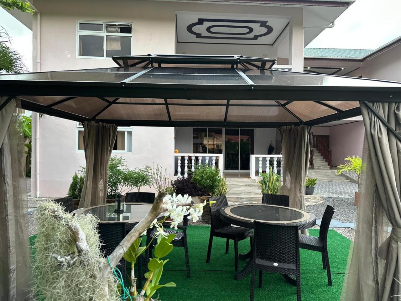 Mokara Holiday Apartment Anse Royale Buitenkant foto